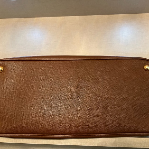 Prada Saffiano Lux Double Zip Tote BN1786 in Brown (Palissandro) - Picture 7 of 17